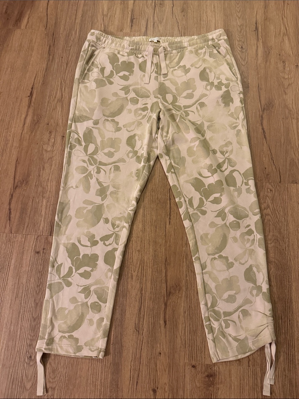 Women’s XL Green Floral Print Pull-On Jogger